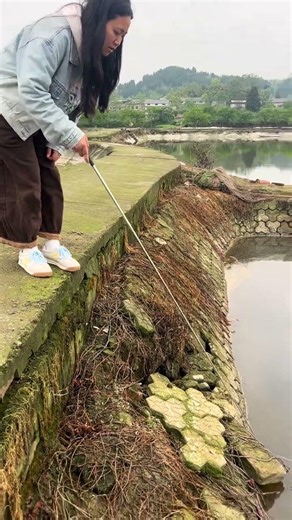 The pole has a telescopic design, so you can extend it as long as you want. The large and small hoo