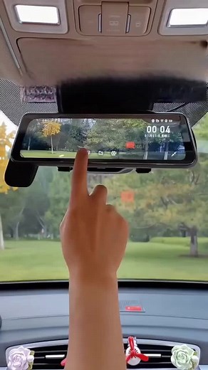 4K high-definition driving recorder 💻Extra large touch screen ✅24-hour parking monitoring ✅Reversing video, high-definition night vision ✅Double front and rear cameras, automatic loop recording, connect to mobile phone to watch video directly ✅No wiring required, simple and easy to use