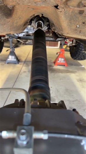 What’s making that noise? #offroad #jeep #cherokee