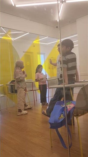 TRIAL CLASS NAEEMA di English1