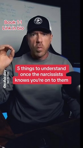 Understanding Narcissism: Key Signs and Recovery Tips