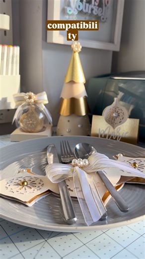 Roisin | Cricut UK Community Leader | Paper Crafter | Tutorials on Instagram: "Cricut Design Space Scoring 101! ✨ You can make so many amazing projects on your cricut using the scoring stylus or scoring wheels 🙌🏽 Head over to website www.sweetevedesigns.com to read my scoring blog. I provide an overview of each of the tools, compatibility with the different cricut machines plus pros and cons of each 🥰 You can find all of these designs to try on my Cricut Design Space Profile 🫶🏽 #sweetevedes