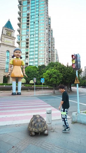 Squid Game Traffic Light Challenge