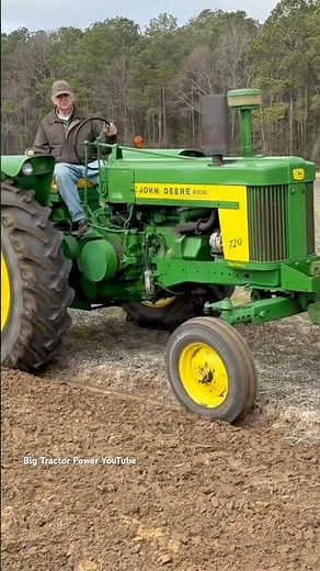 JOHN DEERE 720 Tractor Plowing #bigtractorpower