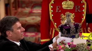 The moment crown was lifted from Queen Elizabeth II's coffin, her reign formally ended