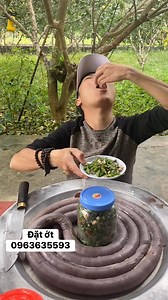 4.1M views · 10K reactions | Lòng tiết thơn ngon dễ làm mà lạ #nauan #anngon #OT #cay #xuhuong #amthuc | Anh Em Miền Núi | Facebook