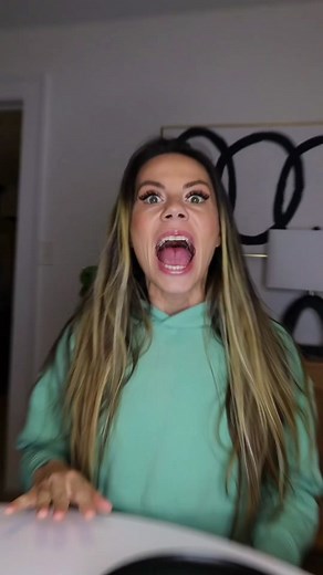 How To Eat MORE Candies ;) 🎃 #halloween #howto #candy #mom