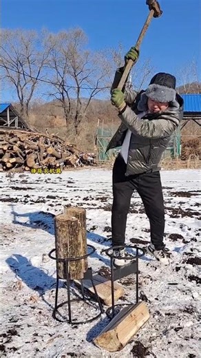 Vertical Wood Splitter Tool – Cross-Style Firewood Rack