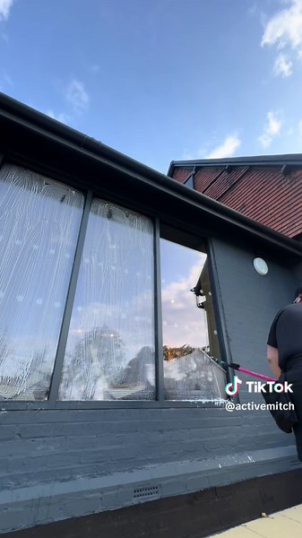 Window Cleaning Techniques Comparison: Pole Method Results
