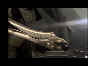 How to remove a stuck windscreen wiper arm? Very easy method!