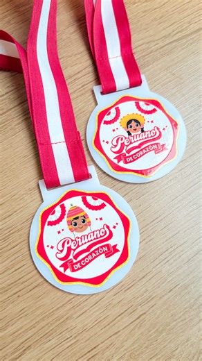Cómo hacer medallas de acrílico con impresión UV DTF