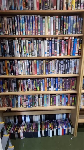 Neue Ware für den www.film-retro-shop.de 🤩 #retromaniacs #80erjahrefilme #vhskassetten #filmklassiker #horrorfilme #videotheken | Filmretroshop