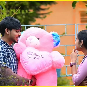 2.6M views · 51K reactions | Crush কে দিলাম প্রথম Gift  Looks So Cute 殺爛珞 episode 1 Bangla lovly cute girl and boy The beautiful so cute Bangla love story 殺 Bangla love story this video viral updating #prank_video #Akhil_Viswas | অবুঝ প্রেম | Facebook