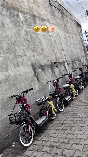 İzmir Çocukları ve Şıkır Şıkır Modifiye Araçlar