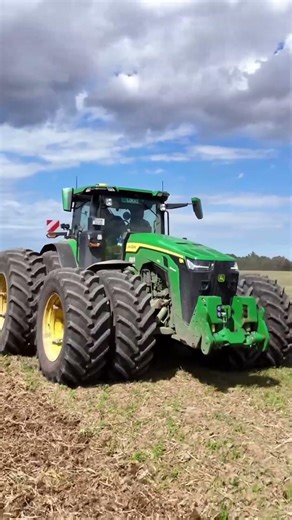🔥 Do Americans Still Love John Deere? 🇺🇸