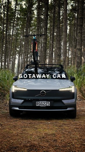 Fast charge. Quick getaway. From meetings to mountain trails in minutes. The EX30 Cross Country - built for motion, built for escape. | Volvo Car New Zealand
