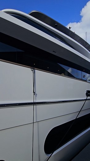 Stand Azimut Yachts e tour completo no Fast Trawler Magellano 25 Metri #flibs2023 #azimutyachts | Revista Náutica