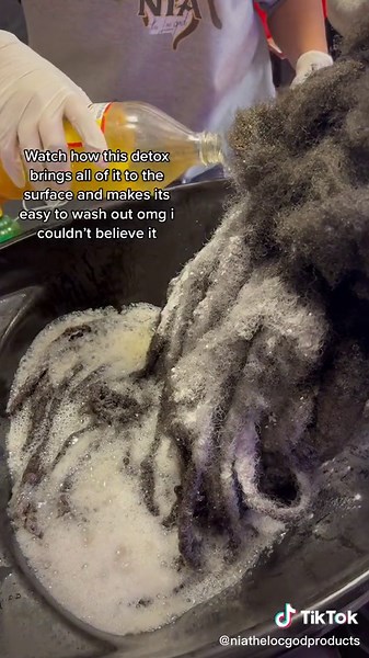 Hair Detox: Removing Dandruff and Buildup from Locs