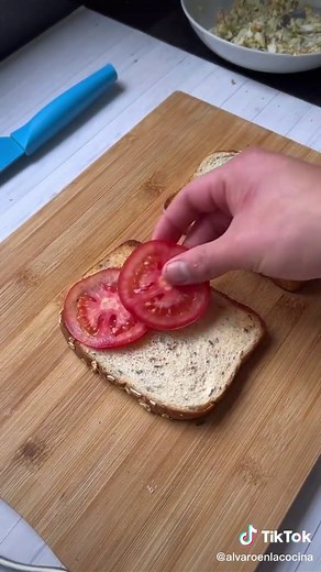 Delicious Bacon and Egg Sandwich Recipe