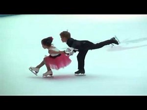 Twin 5 year olds Katarina and Dakota skate a pairs routine December 2009