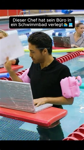 Dieser Chef hat sein Büro in ein Schwimmbad verlegt🏊‍♂️💻#Büro #schwimmbad #wissen