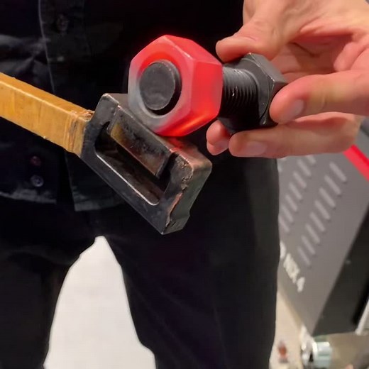 Efficient Bolt Heating with Alesco Induction Heater for Car Workshop Maintenance