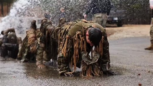 U.S Army Sniper Course Ghillie Wash Students in the U.S. Army Sniper Course conduct the ghillie wash exercise Jan 21, 2026, at Fort Benning, Georgia. The ghillie wash is designed to test the strength and durability of the suits as well as weather them. Sniper course students use sand, water and mud, all in an effort to perfect one of their most important tools: their camouflage. Video by Joy Edwards #unitedstatesarmy #usarmysnipers #snipertraining #militaryphotography | world_armies_media