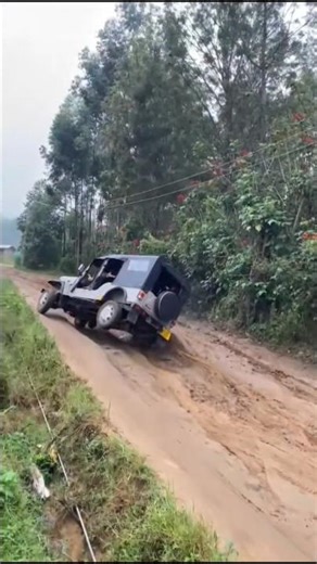 Mahindra Jeep commander off-road adventure Kerala #mahidra #jeep #jeeplife #offroad #jepp #idukki