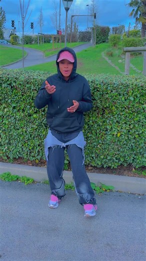 Vidéos de 🌸binta❤️‍🔥la💋diablesse 🥰 (@la.petitediablesse) avec son original - Requin sympa l’original