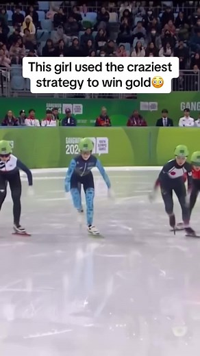 This girl used the craziest strategy😳 #viral #olympics #strategy #gold #speedskating