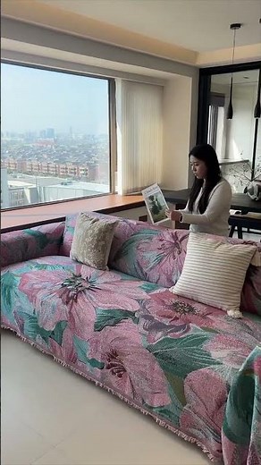 Cozy Spring Vibes: Refreshing My Sofa with This Beautiful Floral Throw Blanket! 🌸🛋️
