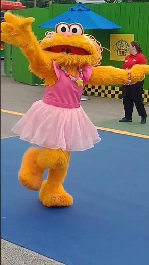 🌈☀️Sesame Street friends fun on the street #sesameplace #elmo #zoe #abbycadabby #tango #bigbird