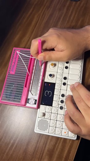 chromadream7 on Instagram: "#bys #dynamite #stylophone"