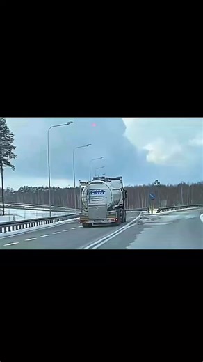 🤯🚛 #truckdriver #lkw #camion #bigrig #hgv #lorry #driver #fahrer #job #work #ets2 #simulator | TruckerWorld