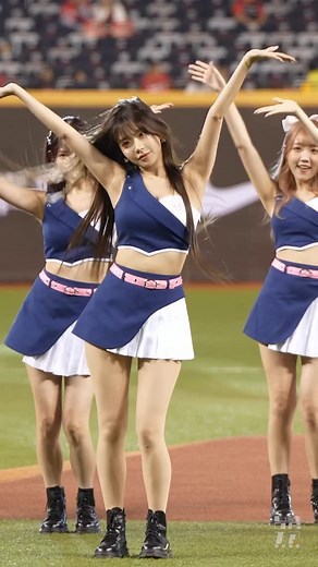 台湾チアTV on Instagram: "6/12開場舞 前半part 李珠珢 #李珠珢 #이주은 #台湾チア #台湾チアガール #富邦悍將 #fubonangels #チアリーダー #台湾チアTV #Cheerleader #치어리더 #fancam 2025/6/12撮影"