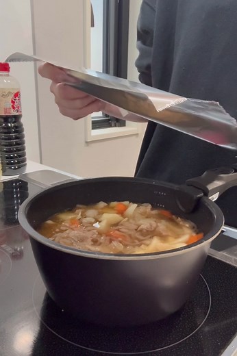 想定外のメニューになる日あるヨネ🙃笑 #ズボラ飯 #簡単レシピ #ワーママ #料理動画 #肉じゃが