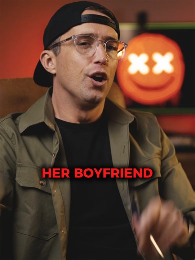 On November 9th, 1888, a landlord sent his assistant to collect rent from Room 13 at Miller’s Court. There was no answer. He looked through a broken window… and ran. Inside was Mary Jane Kelly. She was only 25. The youngest of Jack the Ripper’s victims — and the only one killed indoors. #JackTheRipper #MaryJaneKelly #TrueCrimeTok #UnsolvedMystery #DarkHistory #Whitechapel #VictorianLondon #CrimeTok #TrueCrimeStory