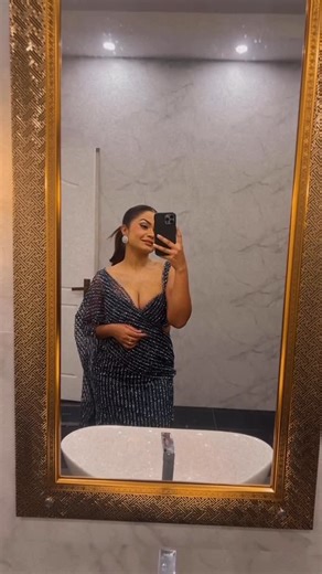 Ashi Edirisinghe on Instagram: "🍑 ජාතික වස්තුවක් .... . . . . . . . . . #ashi #ashiedirisinghe #fashionblogger #fashionista #fashionphotography #beauty #lovelife #model #instagram #instalikes #instalife #curvy #vibe #design #beautybloggers #addiction #trending #tone #likeforfollow #likeforlikes #picoftheday #cute #desi #instaday #postoftheday #sareelovers #me #saree #sareefashion #srilanka"