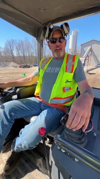 72 reactions | How to Run A Dozer #teamelmers #johndeerepower #johndeeredozer #bulldozer #dozer #dozeroperator #heavyequipmentnation #howtodo | Team Elmers | North Michigan Concrete Asphalt Excavation Crane & Rigging | Facebook