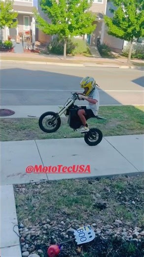 Mototec 60v wheelies #mototec #automobile #lifeisbutadream #illegalactivity #dirtbike #bikelife