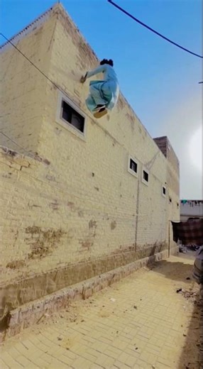 Man Climbs Wall Like a Lizard 🦎 | Real Spider Man Moment #shorts March 2026