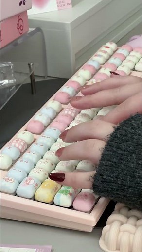 pink keyboard#asmr #keyboard #mechanicalkeyboard #keycaps #official #desksetup#customkeyboard #pink