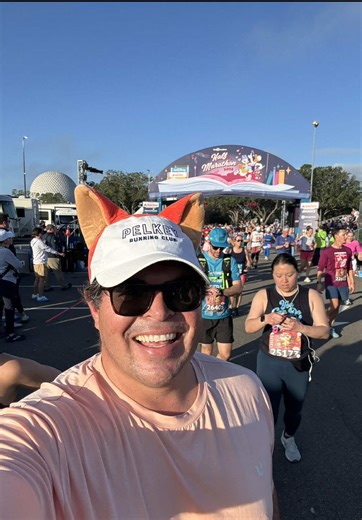 My first Goofy Challenge — Part 1 🏅🐭 13.1 miles to kick off an unforgettable weekend. I tried channeling Nick Wilde energy 🦊 (Judy Hopps was sidelined with a torn ligament, but she was there in spirit 💙). I soaked it all in: characters, costumes, Disney magic, and miles with friends I’ve met right here on Instagram. I slowed it down on purpose, smiled a little more, stopped for photos, and made sure to save my legs for what was waiting the next morning. Running through Disney (even with plen