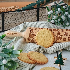 Close your eyes 👀 and what? It's Christmas 🎅🎄, Be holiday ready ⛄❄ with Pastrymade Christmas Rolling Pins! 👉 https://pastrymade.com/snowmen | PastryMade