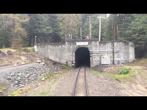 Cascade Tunnel & Scenic Sub "Front View"