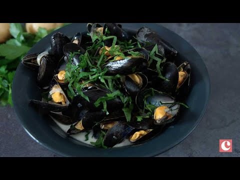 Mussels marinière with crème fraîche