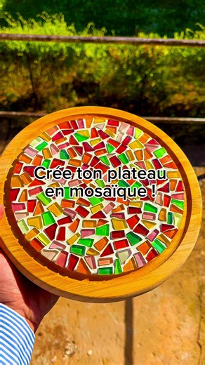 Atelier mosaïque près de Lyon : créez votre plateau cet été
