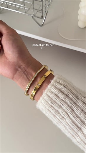 Charming Bracelets for Women: Perfect Gift Ideas
