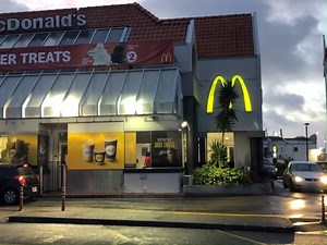 1.8K views · 31 reactions | Queues popped up at McDonald's restaurants around the country on Tuesday as dawn broke on the first morning of Alert Level 3. RNZ reporter Ellie Jay was at a one in Royal Oak and spoke to Corin Dann. | Morning Report | Facebook