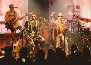 WATCH: CA7RIEL & Paco Amoroso Drop Live ‘BAÑO MARÍA’ Visual Album Akin to Tiny Desk Performance